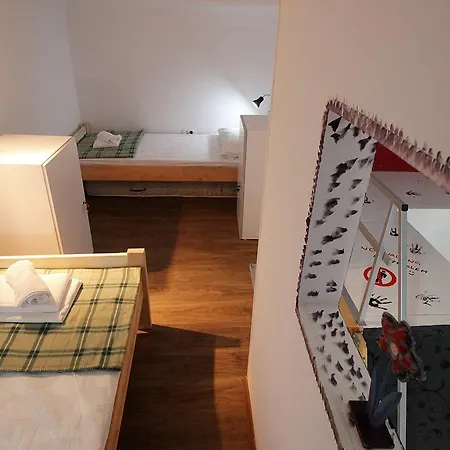 라이크 미 인 호스텔